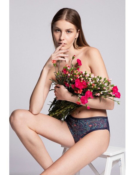 Figi damskie bikini Lama L-1514BI z delikatnym wykończeniem w kolorze czarnym