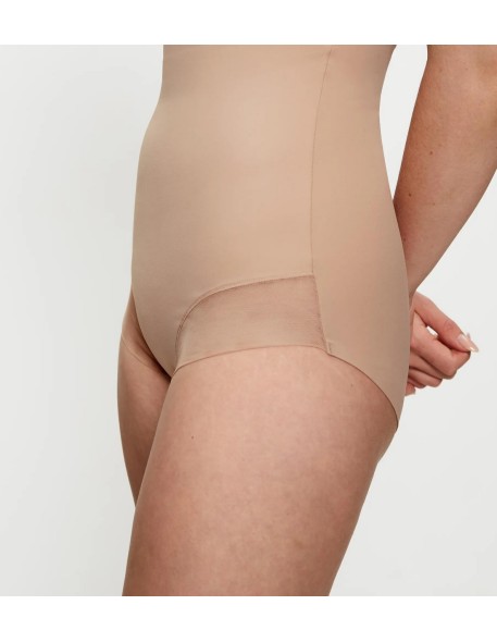 Panties modeling with wysokim stanem Triumph...