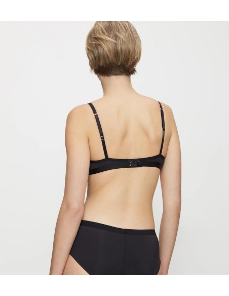 Biustonosz koronkowy push up Triumph Aura Spotlight Whu