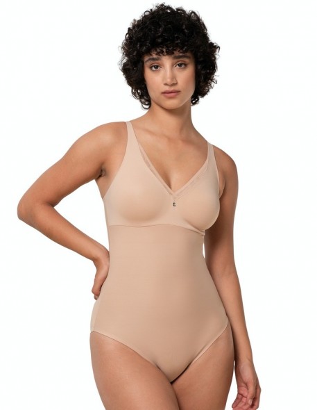 Body modeling minimizer Triumph True Shape Sensation BS