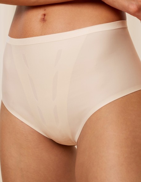 Majtki bezszwowe Triumph Shape Smart Maxi Kremowe