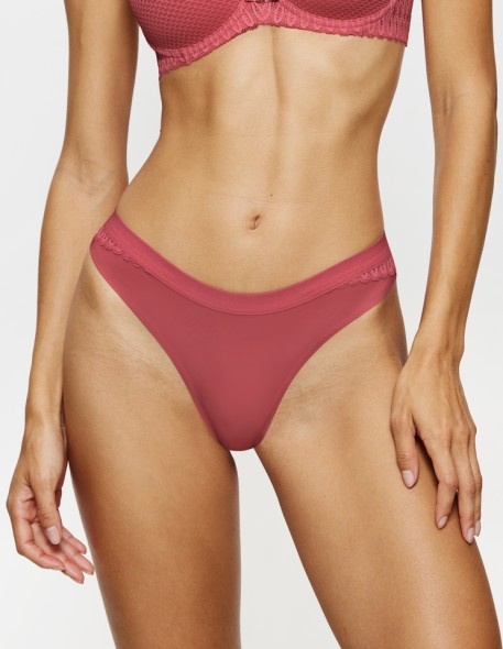 Stringi Triumph Aura Spotlight T High Leg String strawberry allure