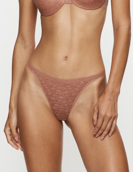 Thong Triumph Signature Sheer String toasted almond