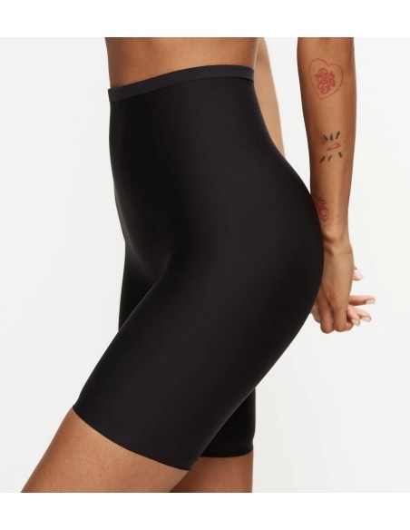 Majtki modelujące Triumph Shape Smart Panty L czarne