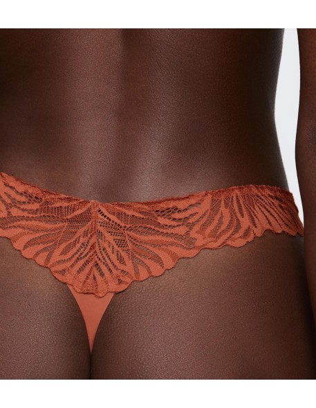 Triumph stringi koronkowe Pretty Micro String...