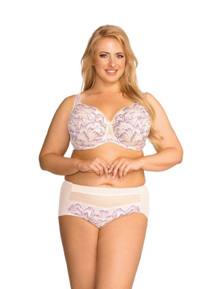 Kristin padded Nessa