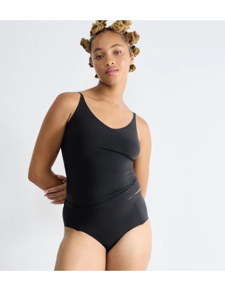 zero feel 2.0 spaghetti top black Sloggi