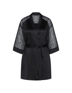 A weekend to remember robe black Triumph