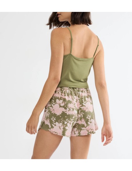 Aura spotlight shorts green combination Triumph