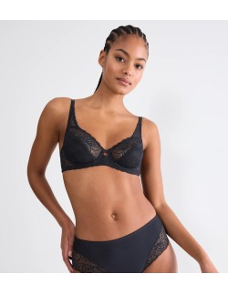 Amourette graphic w black Triumph 2