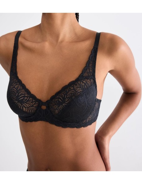 Amourette graphic w black Triumph